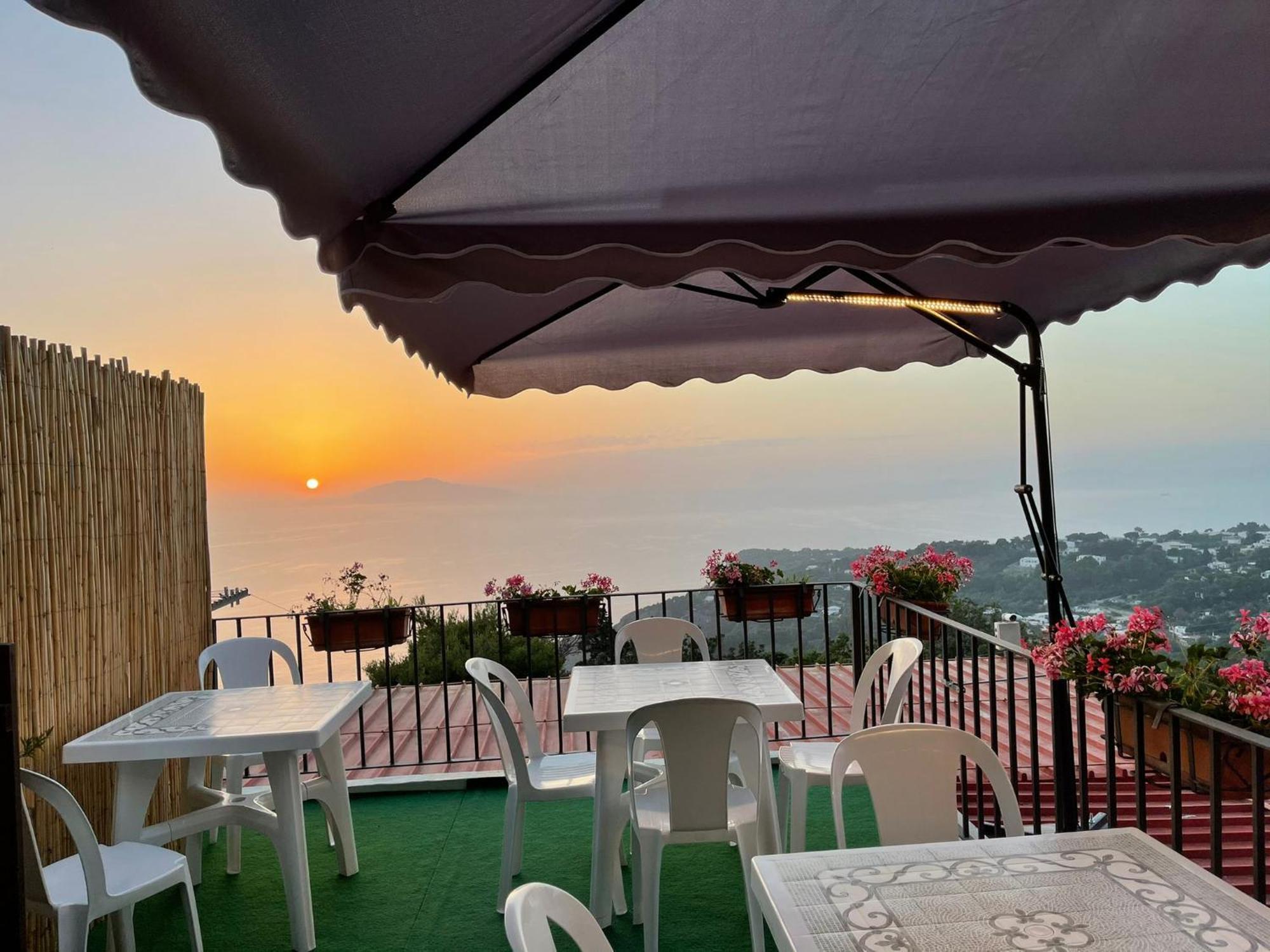 Le Ginestre Di Capri Bb & Holiday House Anacapri  Eksteriør billede