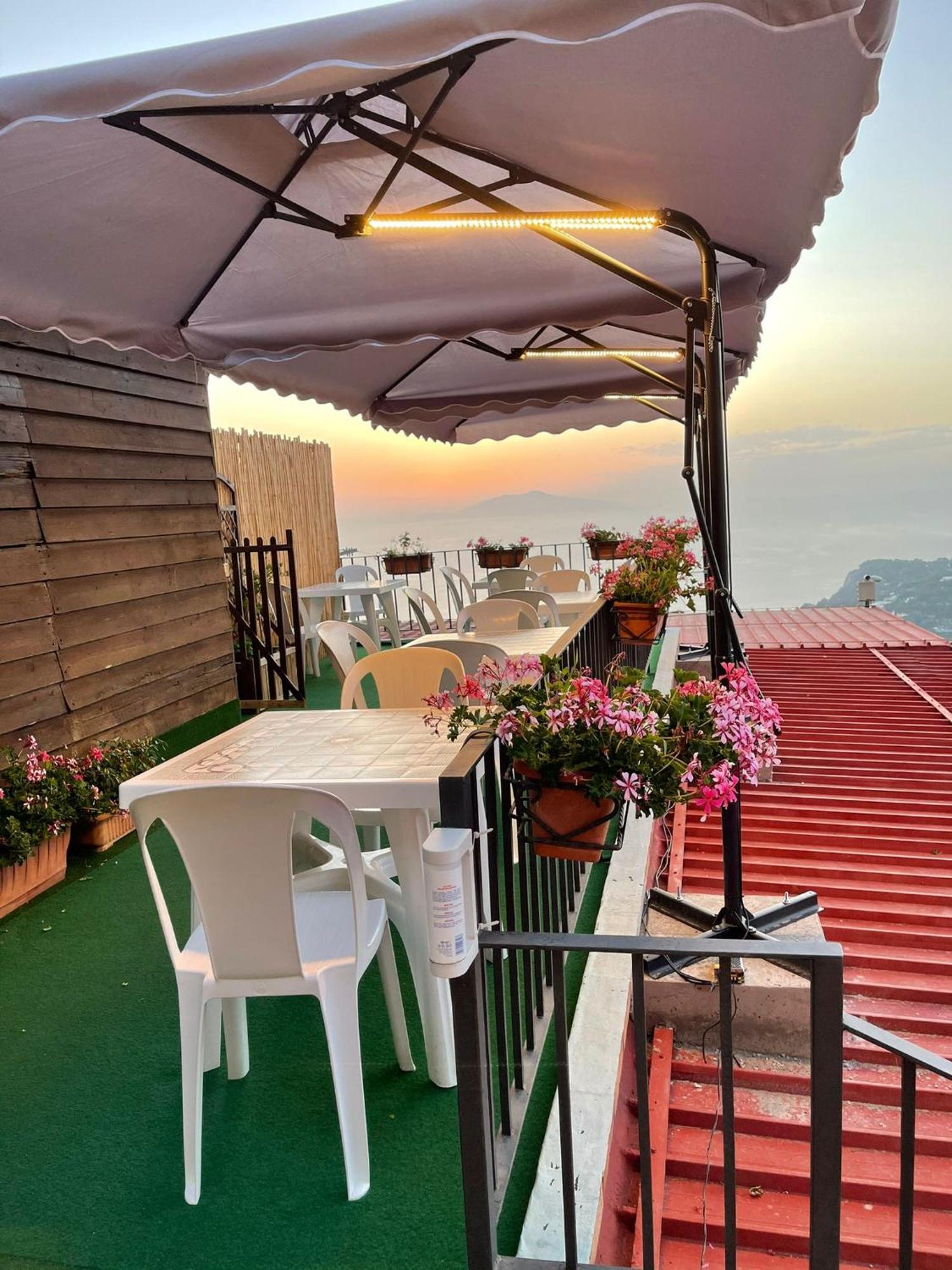 Le Ginestre Di Capri Bb & Holiday House Anacapri  Eksteriør billede