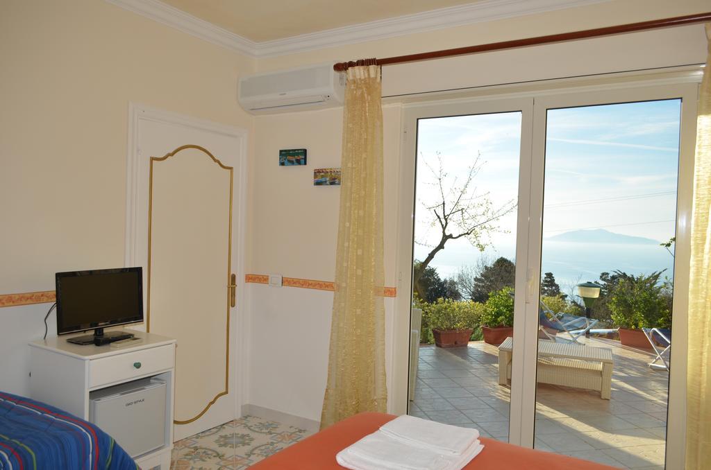 Le Ginestre Di Capri Bb & Holiday House Anacapri  Eksteriør billede