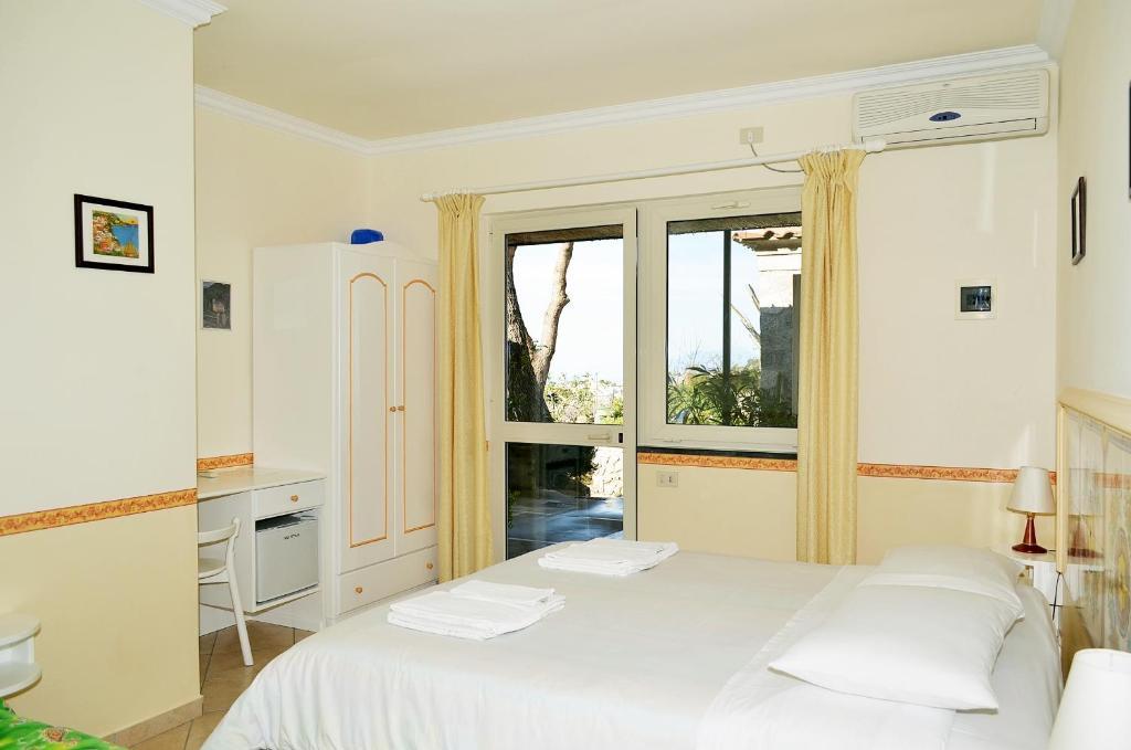 Le Ginestre Di Capri Bb & Holiday House Anacapri  Værelse billede