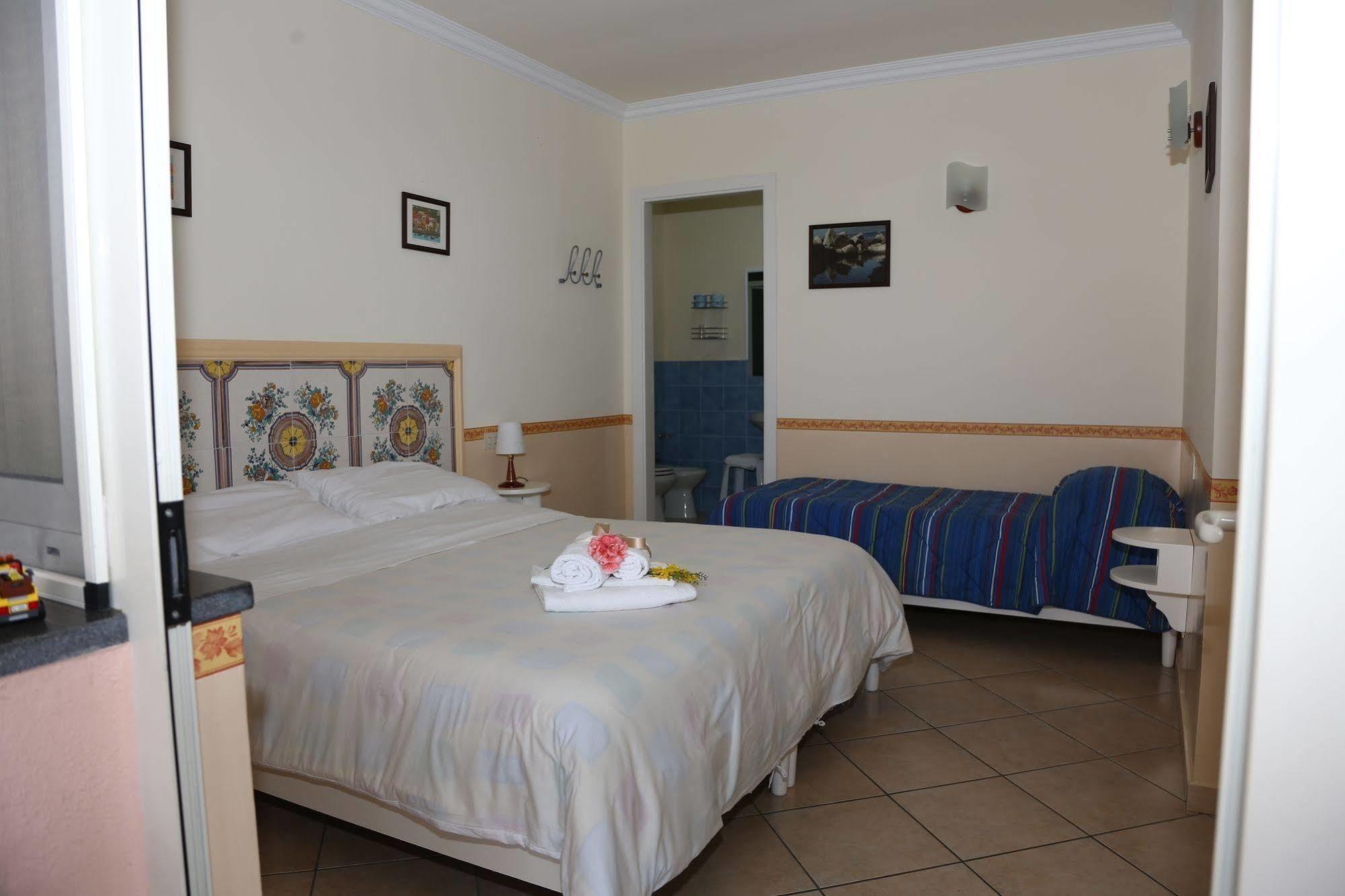 Le Ginestre Di Capri Bb & Holiday House Anacapri  Eksteriør billede