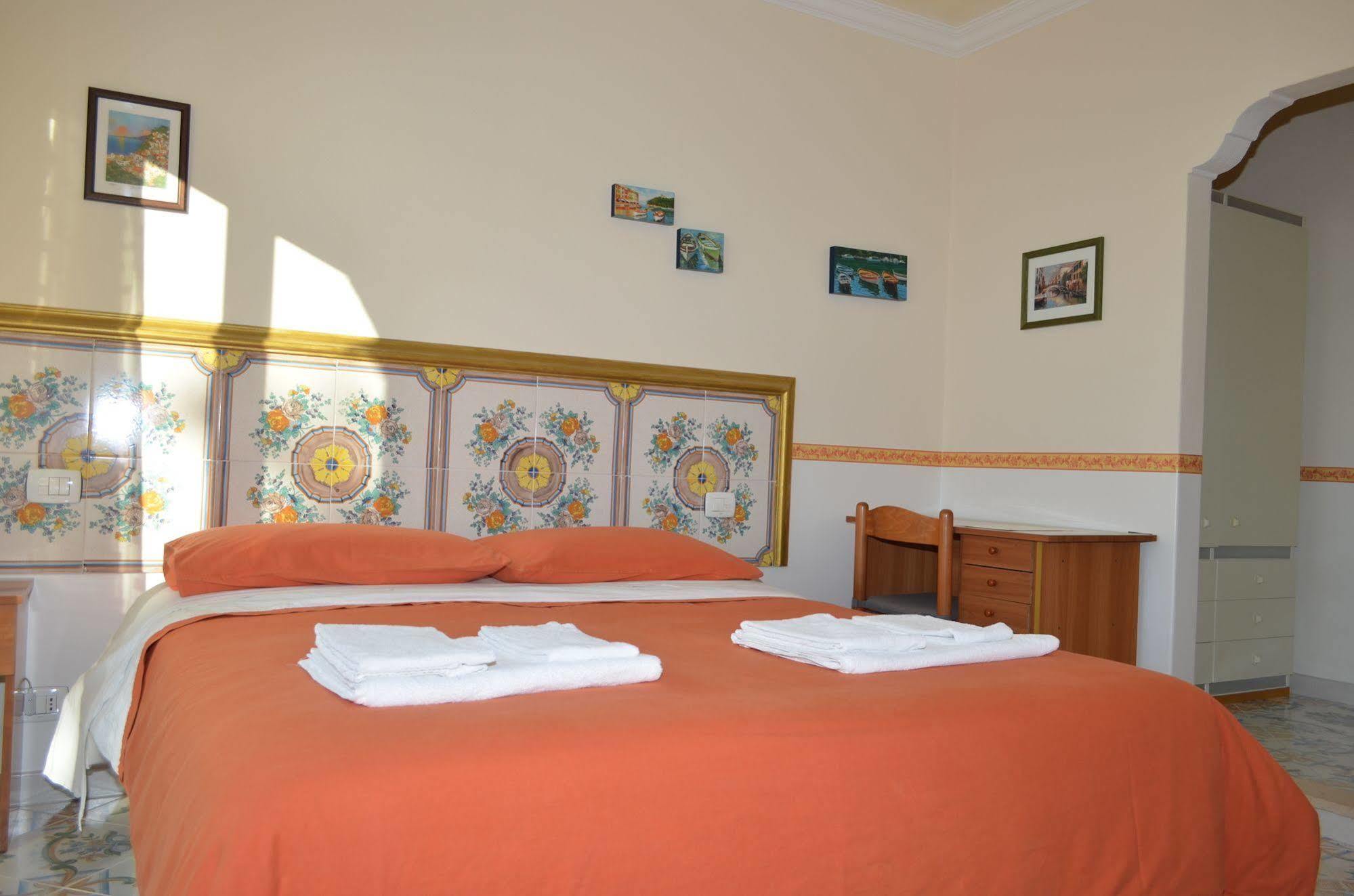 Le Ginestre Di Capri Bb & Holiday House Anacapri  Eksteriør billede