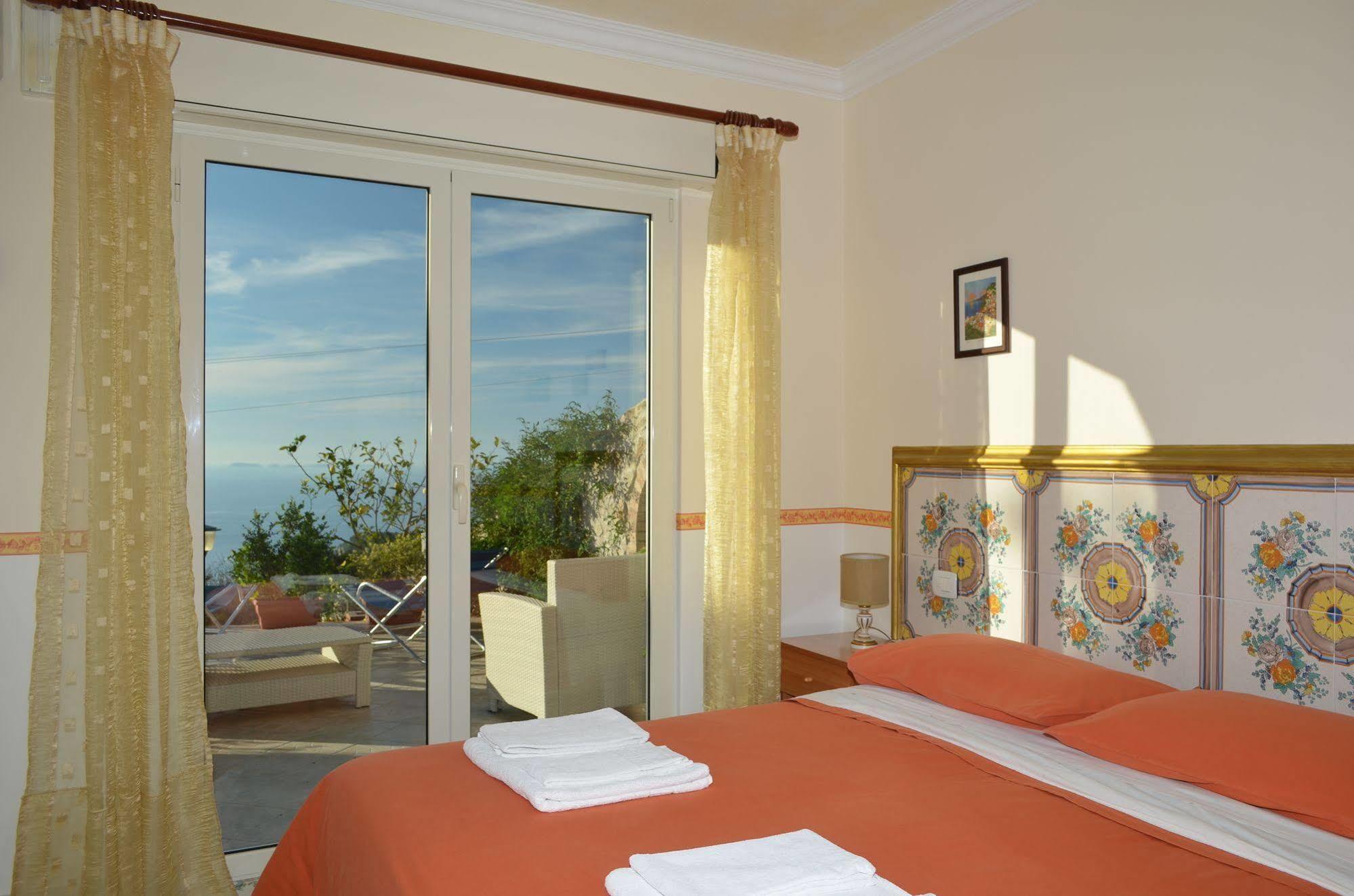 Le Ginestre Di Capri Bb & Holiday House Anacapri  Eksteriør billede